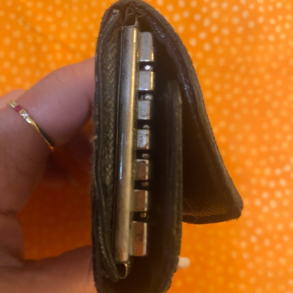 Louis Vuitton Damier Ebene key holder Authentic - Picture 5 of 7